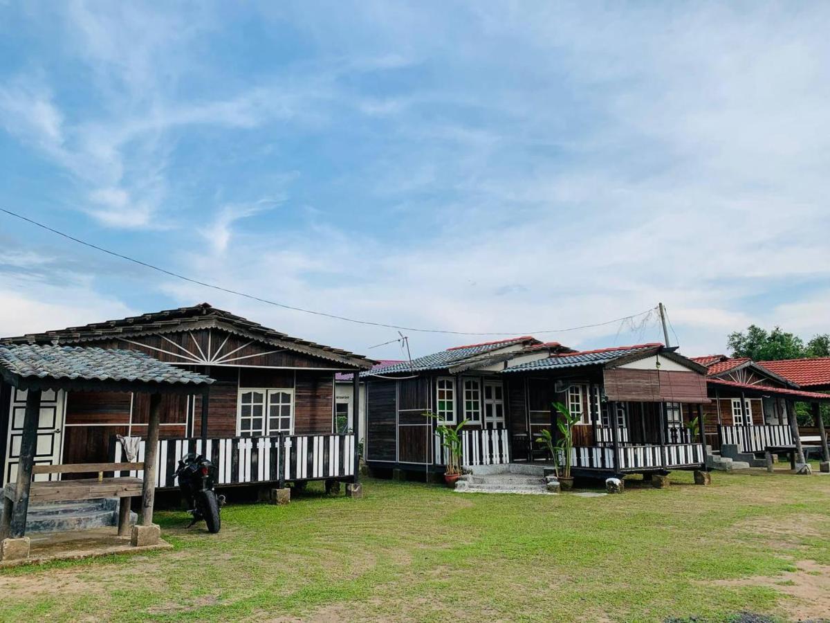 Moss Hedera Hide Chalet Hotel Malacca Exterior photo